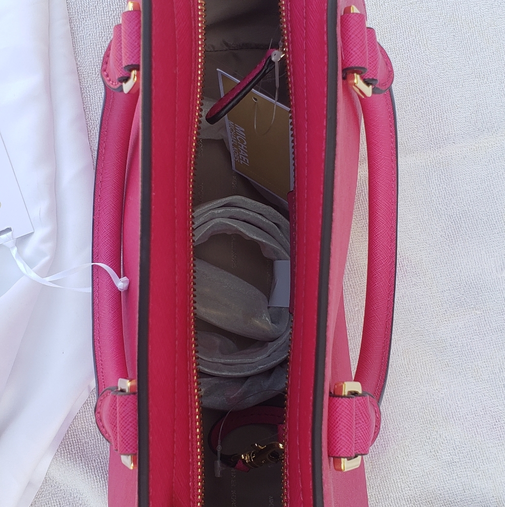 Michael Kors Selma purse - Picture 3 of 7